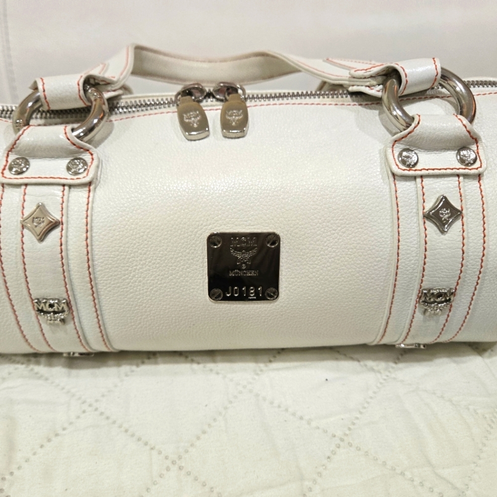 MCM White Leather Women's Barrel Shaped Bag